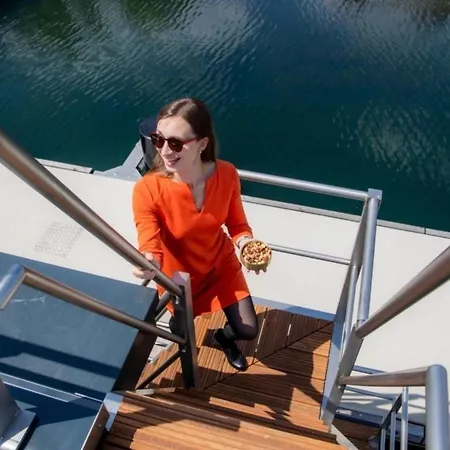 Hausboot Queen - Lp6