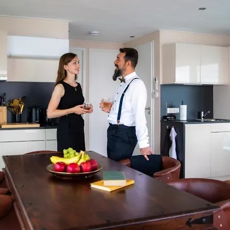 Botel Hausboot Queen - Lp6